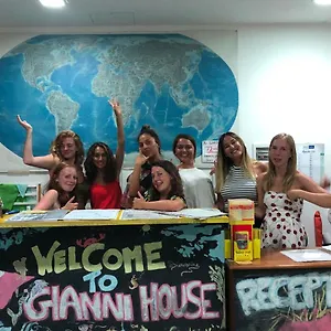  Ostello Gianni House Backpackers
